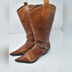 STEVEN by Steve Madden. Vintage Western boots. Side zipped. Brownish umber.  8.